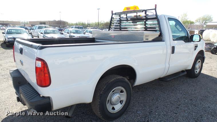 image for item L2407 2008 Ford F250 Super Duty XL pickup truck