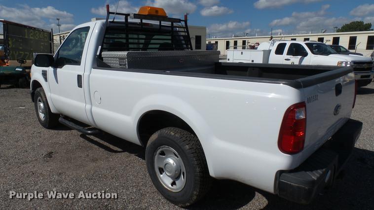 image for item L2407 2008 Ford F250 Super Duty XL pickup truck