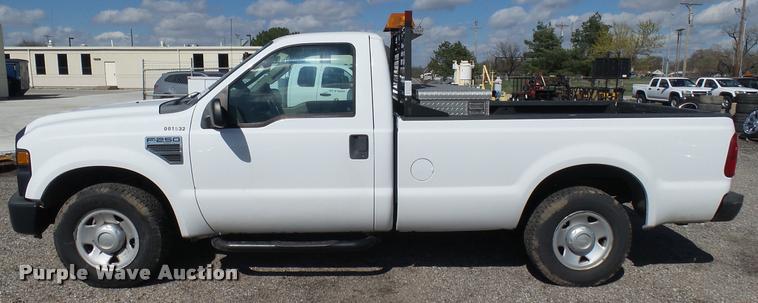 image for item L2407 2008 Ford F250 Super Duty XL pickup truck