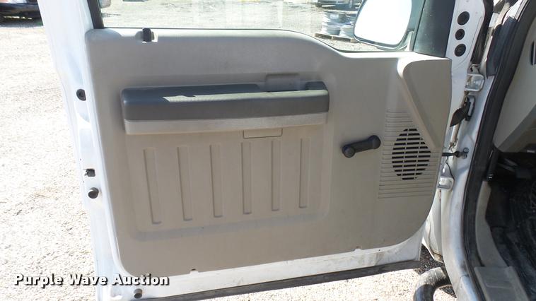 image for item L2407 2008 Ford F250 Super Duty XL pickup truck