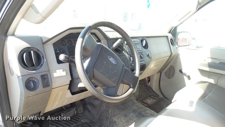 image for item L2407 2008 Ford F250 Super Duty XL pickup truck