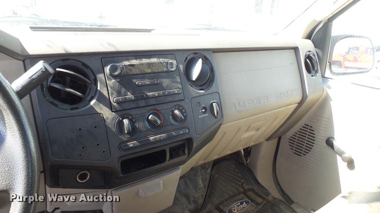 image for item L2407 2008 Ford F250 Super Duty XL pickup truck