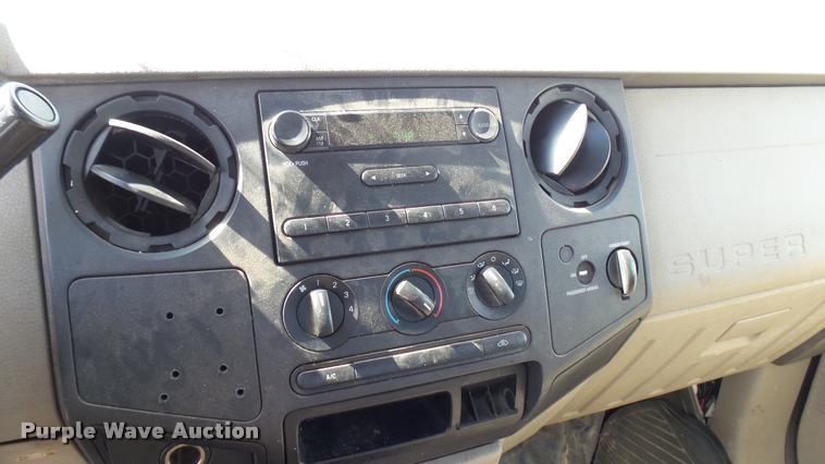 image for item L2407 2008 Ford F250 Super Duty XL pickup truck