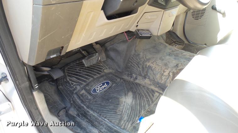 image for item L2407 2008 Ford F250 Super Duty XL pickup truck