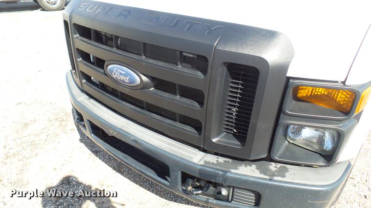 image for item L2407 2008 Ford F250 Super Duty XL pickup truck