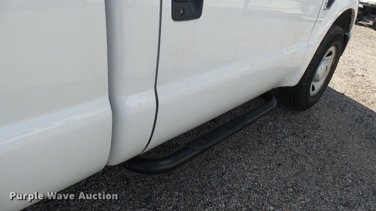 image for item L2407 2008 Ford F250 Super Duty XL pickup truck