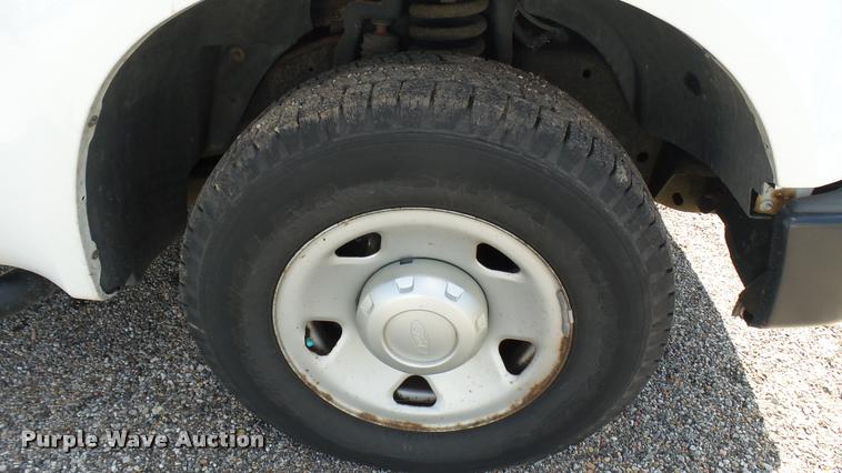 image for item L2407 2008 Ford F250 Super Duty XL pickup truck