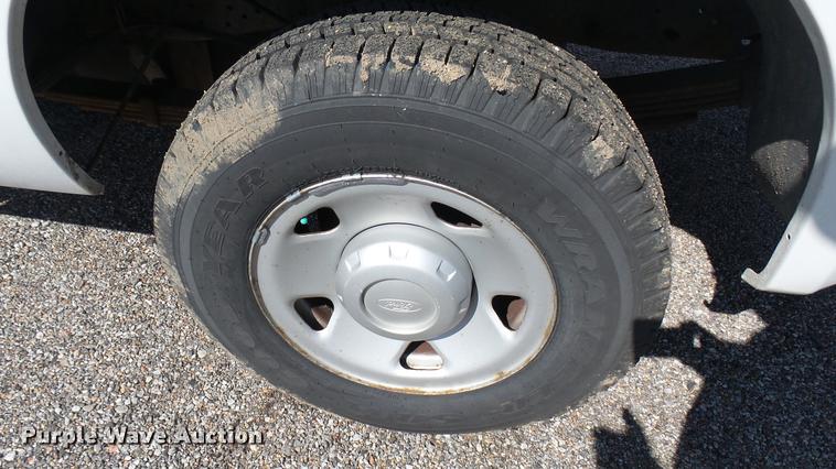 image for item L2407 2008 Ford F250 Super Duty XL pickup truck