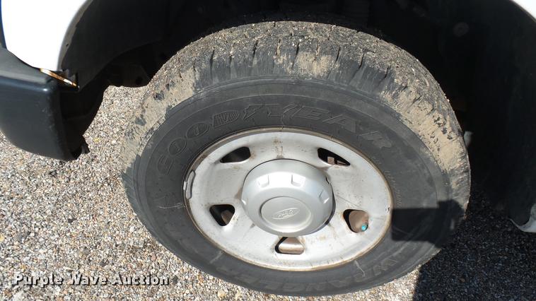 image for item L2407 2008 Ford F250 Super Duty XL pickup truck