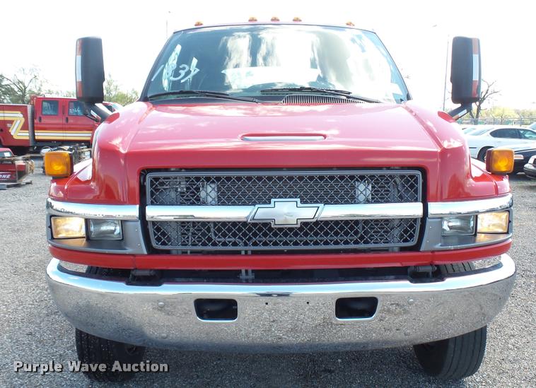 image for item L2450 2008 Chevrolet C5500 utility truck