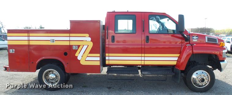 image for item L2450 2008 Chevrolet C5500 utility truck