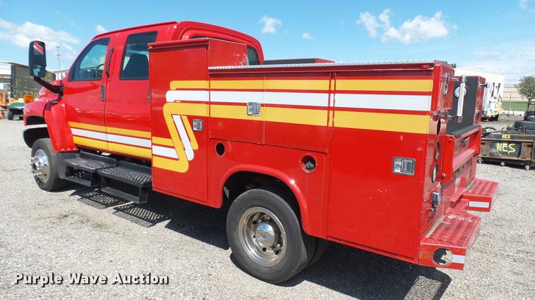 image for item L2450 2008 Chevrolet C5500 utility truck