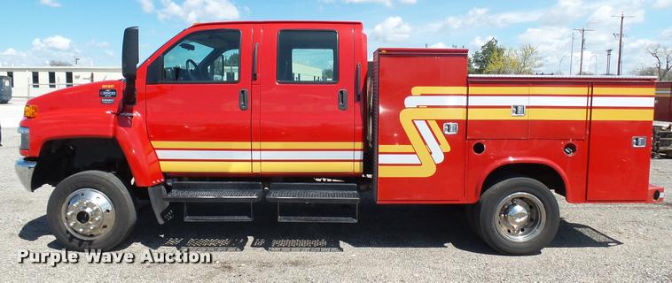 image for item L2450 2008 Chevrolet C5500 utility truck