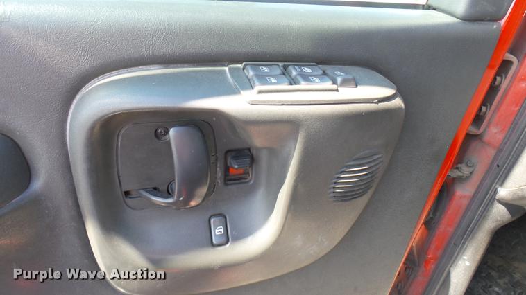 image for item L2450 2008 Chevrolet C5500 utility truck