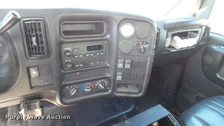 image for item L2450 2008 Chevrolet C5500 utility truck