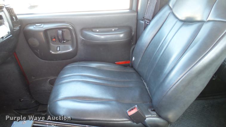 image for item L2450 2008 Chevrolet C5500 utility truck