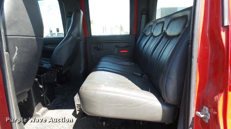 image for item L2450 2008 Chevrolet C5500 utility truck