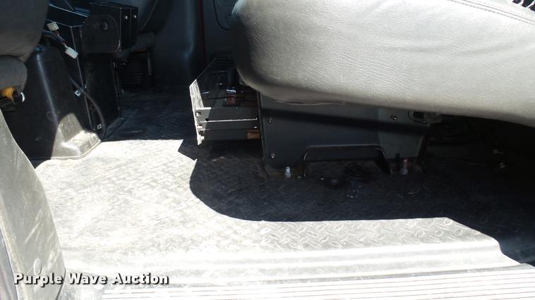 image for item L2450 2008 Chevrolet C5500 utility truck