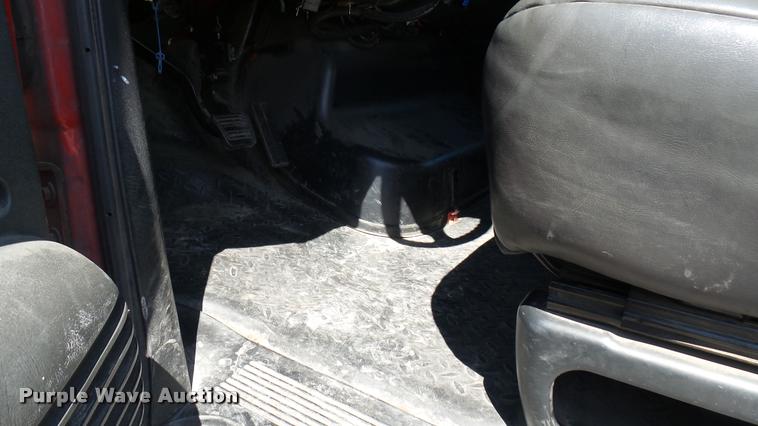 image for item L2450 2008 Chevrolet C5500 utility truck