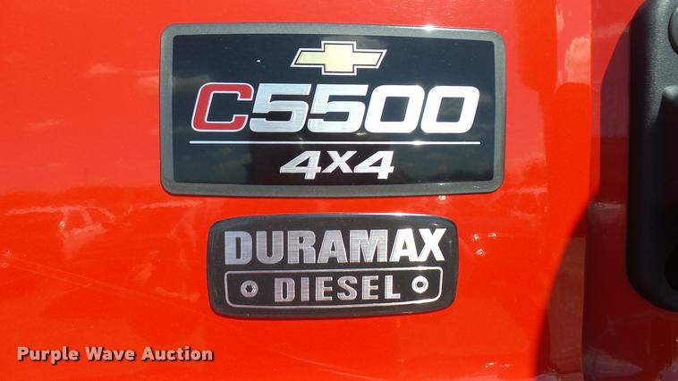 image for item L2450 2008 Chevrolet C5500 utility truck