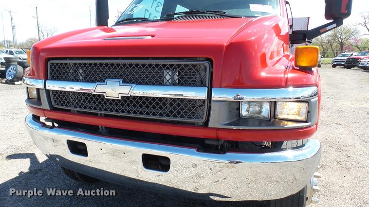image for item L2450 2008 Chevrolet C5500 utility truck