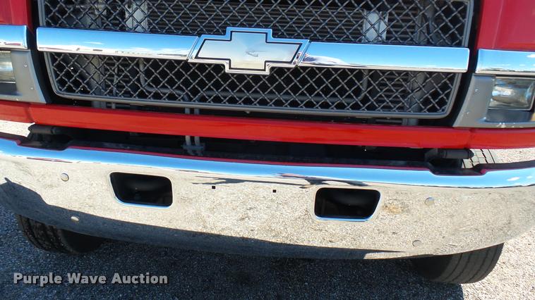 image for item L2450 2008 Chevrolet C5500 utility truck