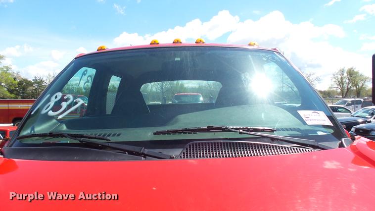 image for item L2450 2008 Chevrolet C5500 utility truck