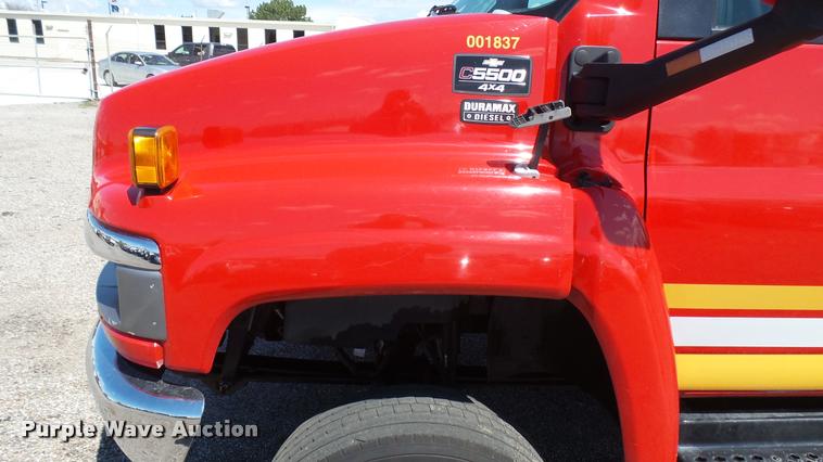 image for item L2450 2008 Chevrolet C5500 utility truck