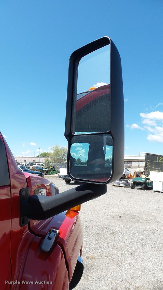 image for item L2450 2008 Chevrolet C5500 utility truck