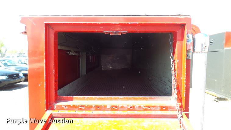 image for item L2450 2008 Chevrolet C5500 utility truck