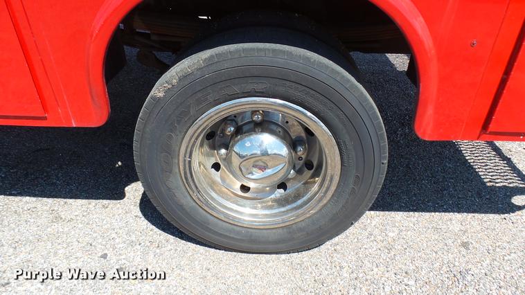 image for item L2450 2008 Chevrolet C5500 utility truck