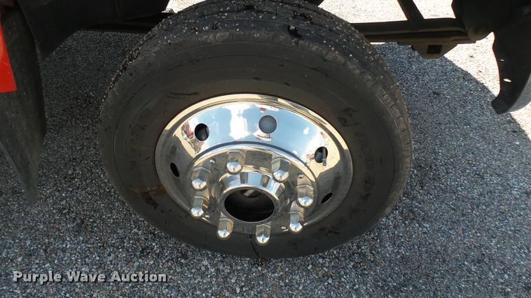 image for item L2450 2008 Chevrolet C5500 utility truck