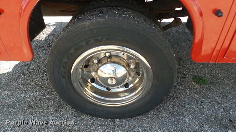 image for item L2450 2008 Chevrolet C5500 utility truck