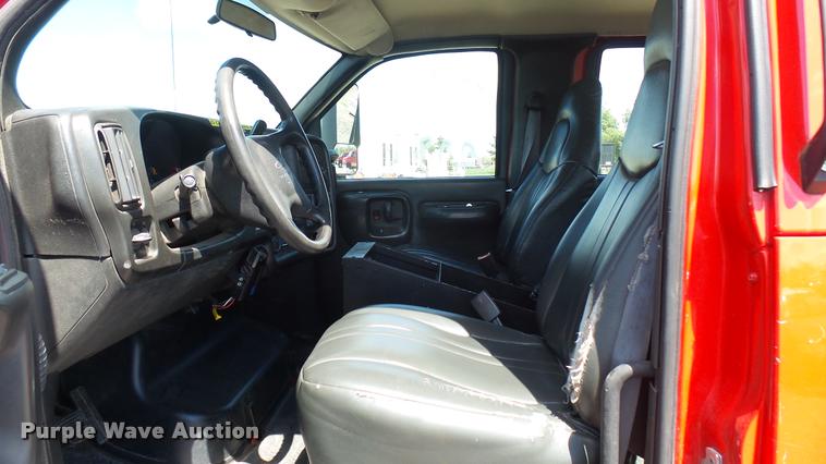 image for item L2451 2009 Chevrolet C5500 utility truck