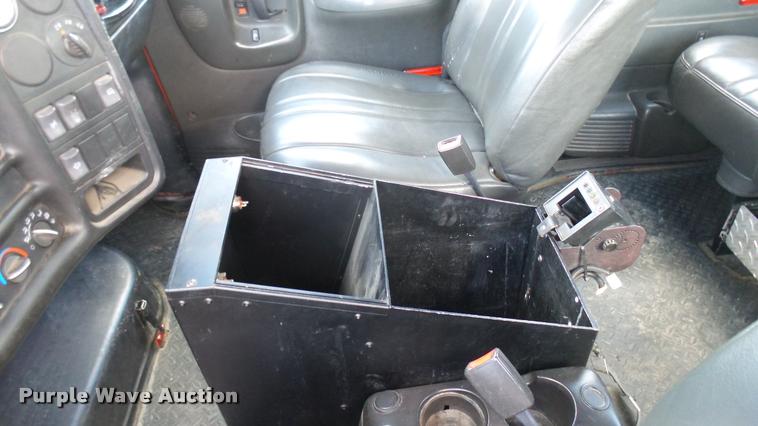 image for item L2451 2009 Chevrolet C5500 utility truck