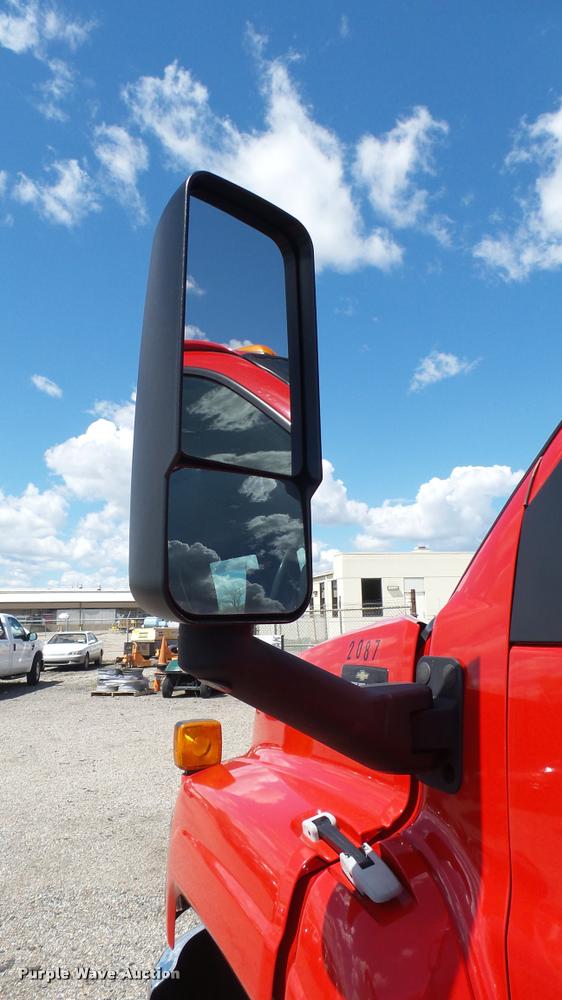 image for item L2451 2009 Chevrolet C5500 utility truck