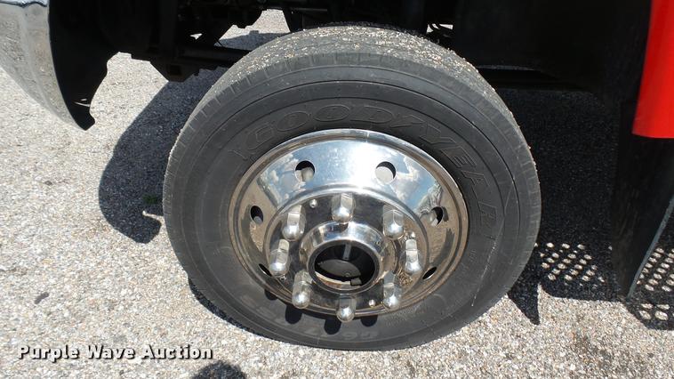 image for item L2451 2009 Chevrolet C5500 utility truck