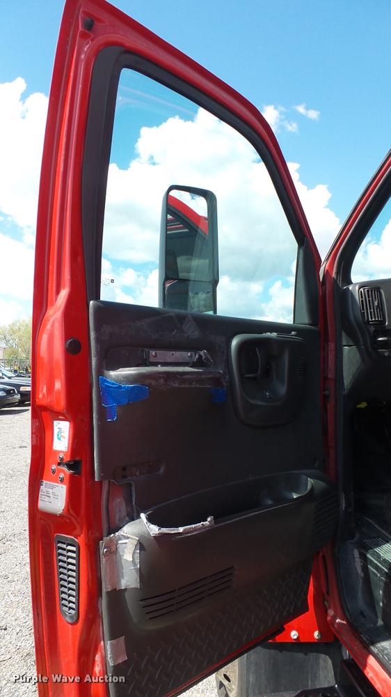 image for item L2452 2009 Chevrolet C5500 utility truck