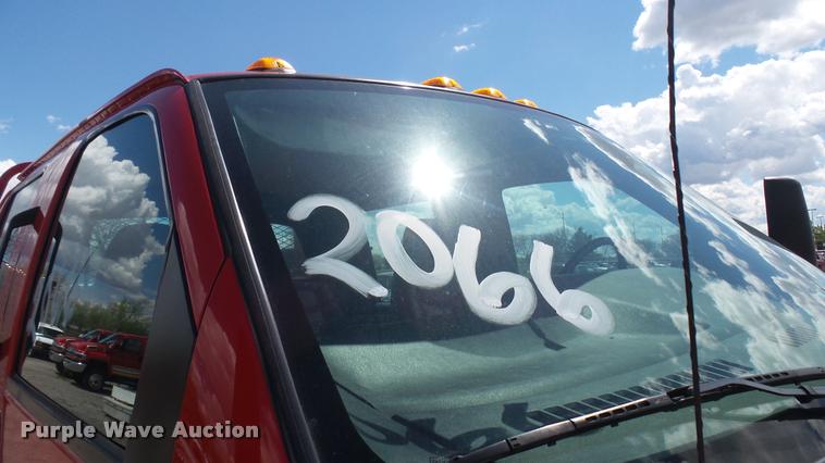 image for item L2452 2009 Chevrolet C5500 utility truck