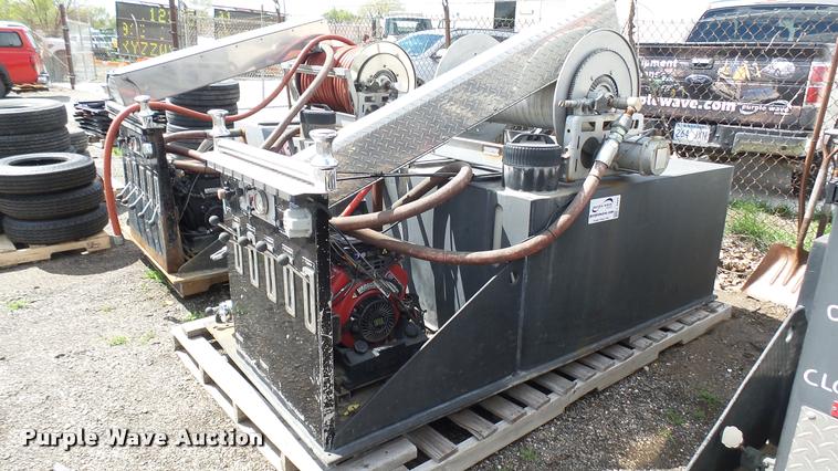 image for item L2457 Slide-in fire apparatus