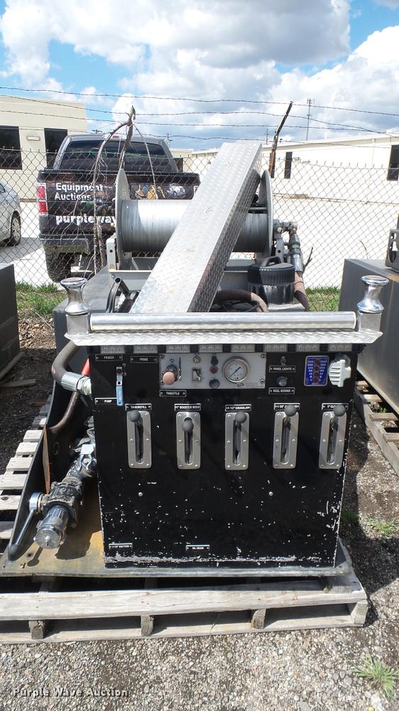 image for item L2457 Slide-in fire apparatus