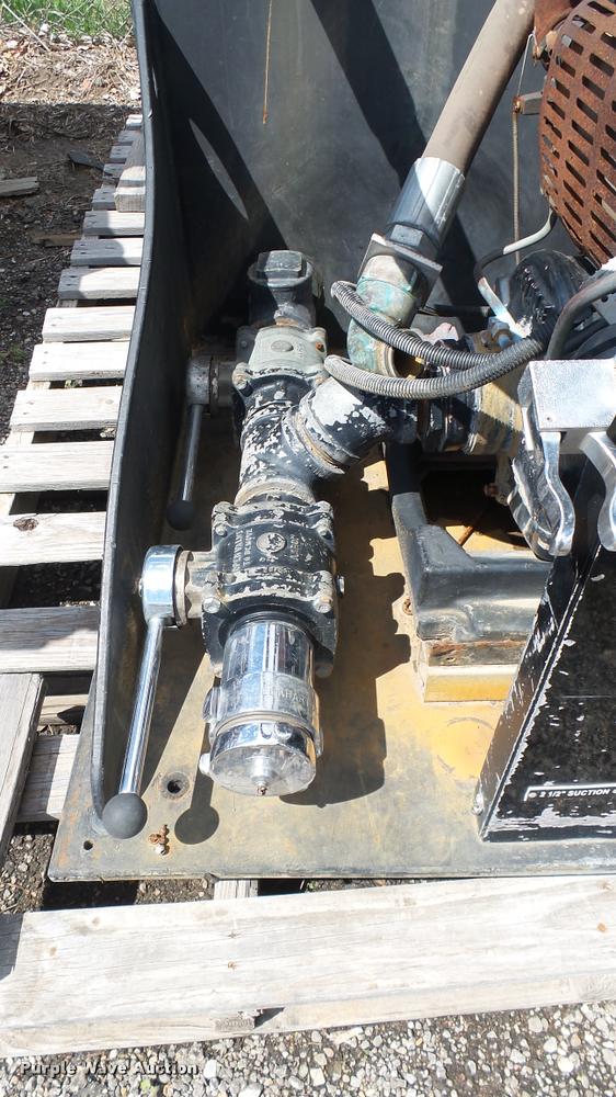 image for item L2457 Slide-in fire apparatus