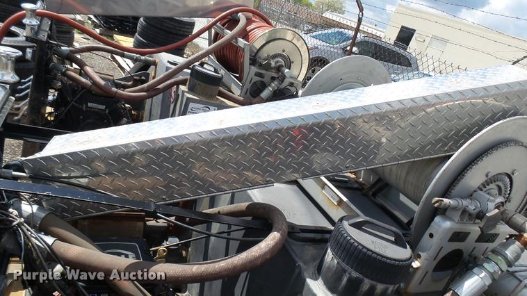 image for item L2457 Slide-in fire apparatus