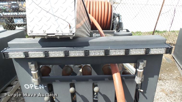 image for item L2458 Slide-in fire apparatus