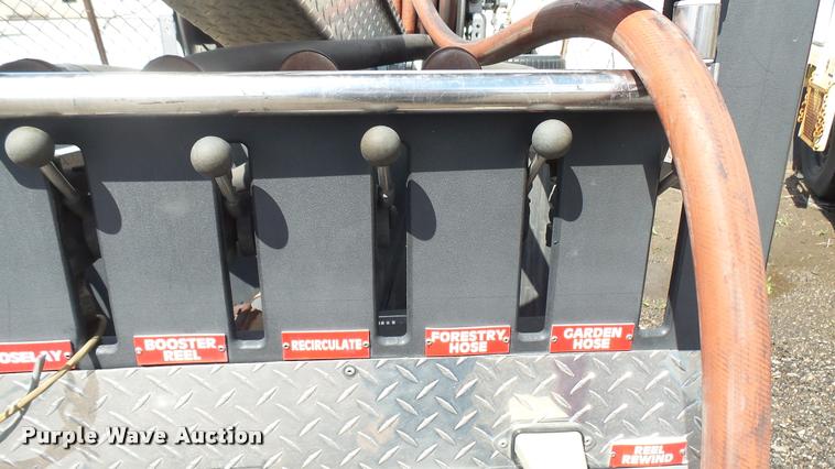 image for item L2459 Slide-in fire apparatus