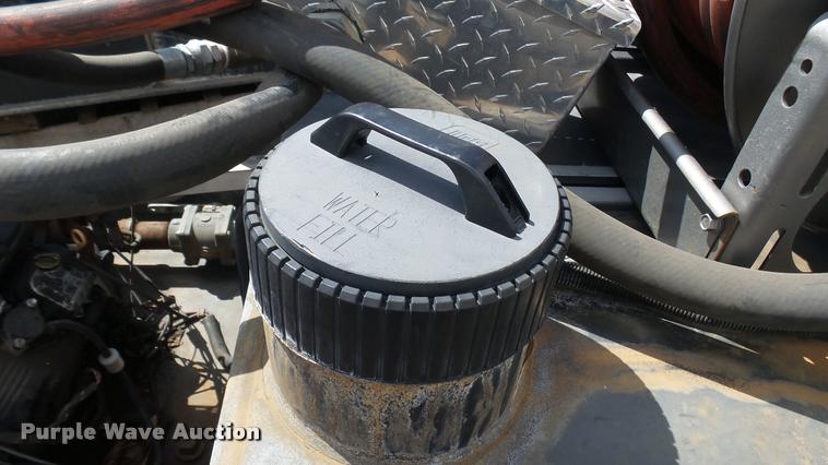 image for item L2459 Slide-in fire apparatus