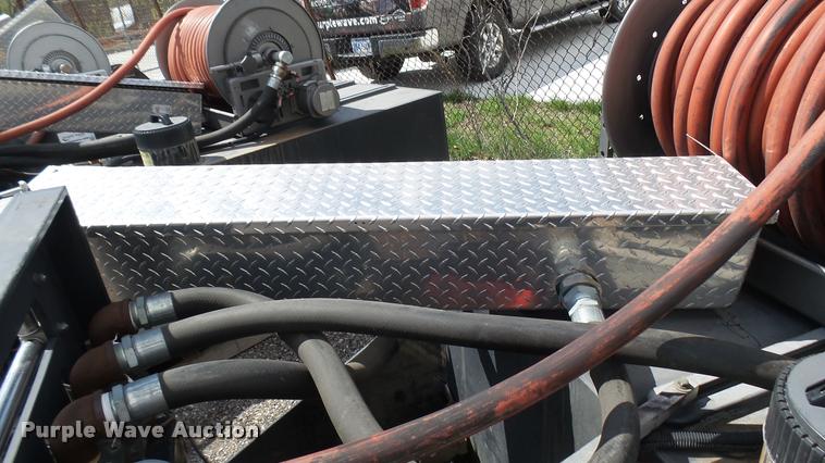 image for item L2459 Slide-in fire apparatus