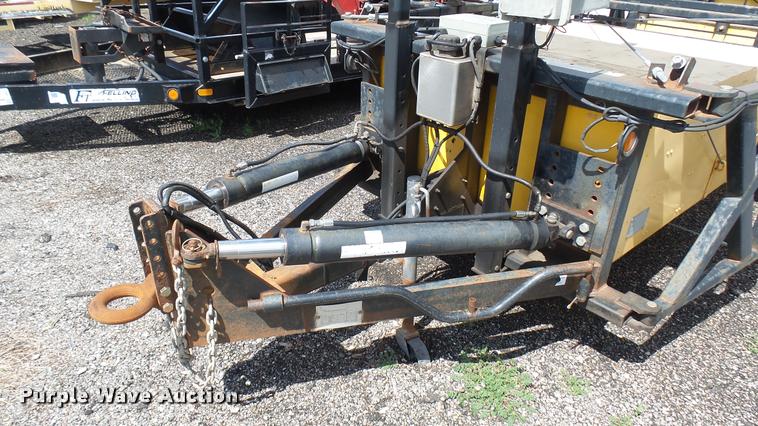 image for item L2462 2006 crash attenuator trailer