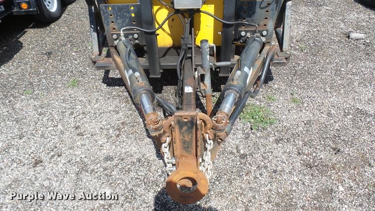 image for item L2462 2006 crash attenuator trailer