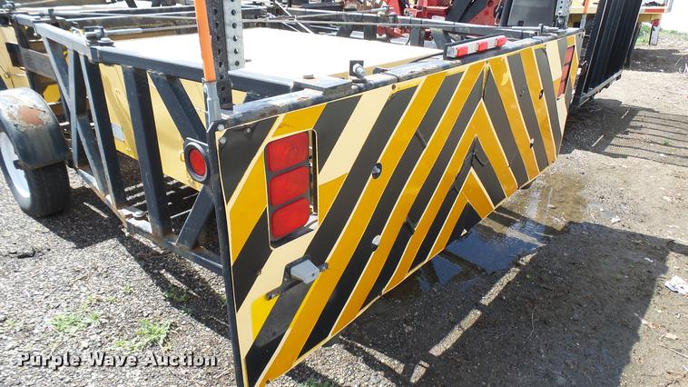 image for item L2462 2006 crash attenuator trailer